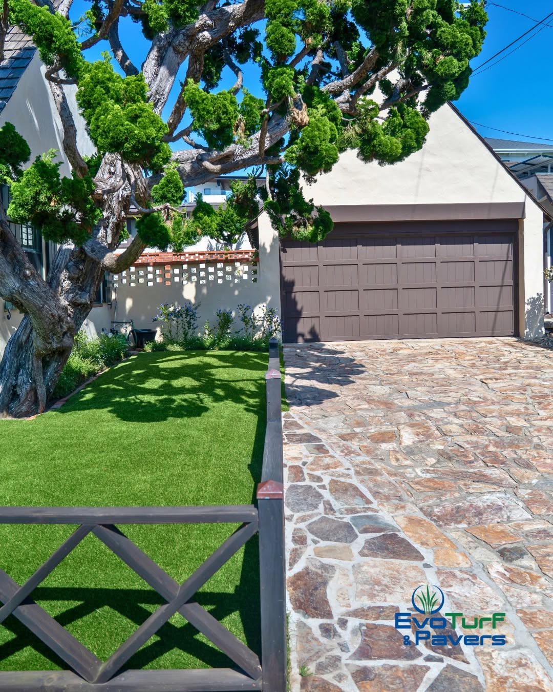Freshly installed frontyard turf & pavers in San Diego, CA